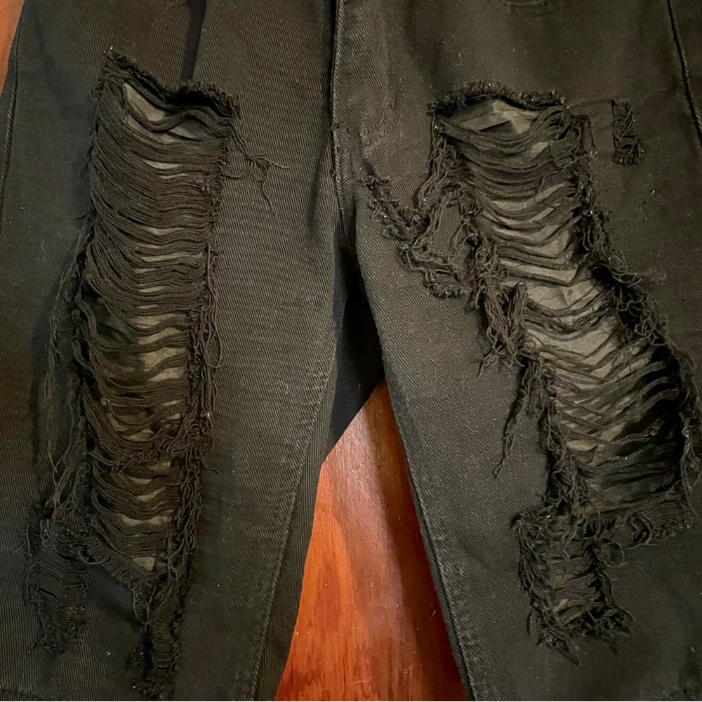 Men’s Track 23 Distressed Moto Shorts - Picture 4 of 7